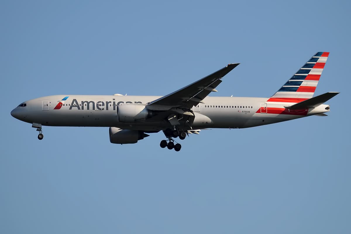 N786AN - Twin-engine aircraft