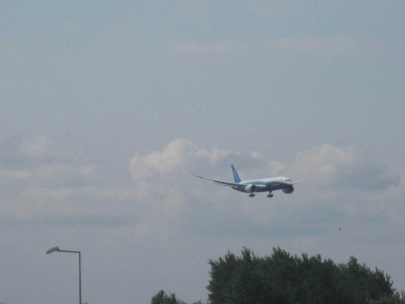 N787BA - Twin-engine aircraft