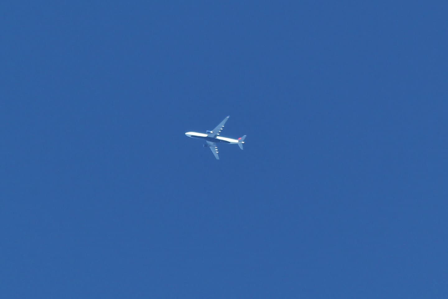 N817NW - Twin-engine aircraft