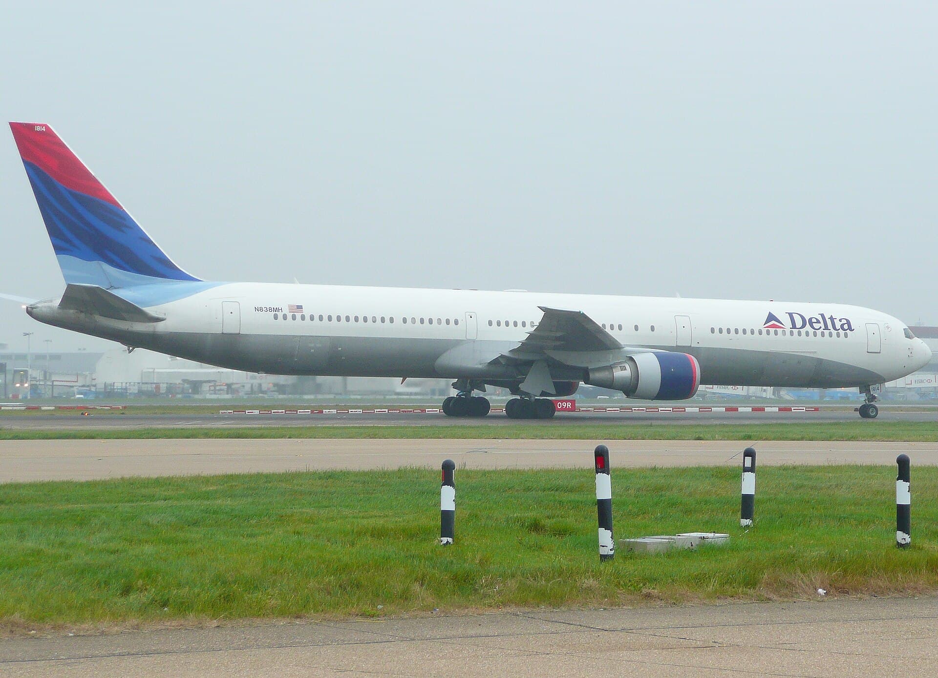 N838MH - Twin-engine aircraft