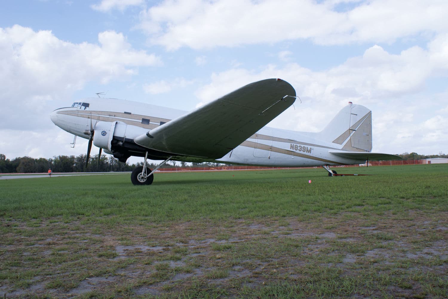 N839M - Douglas