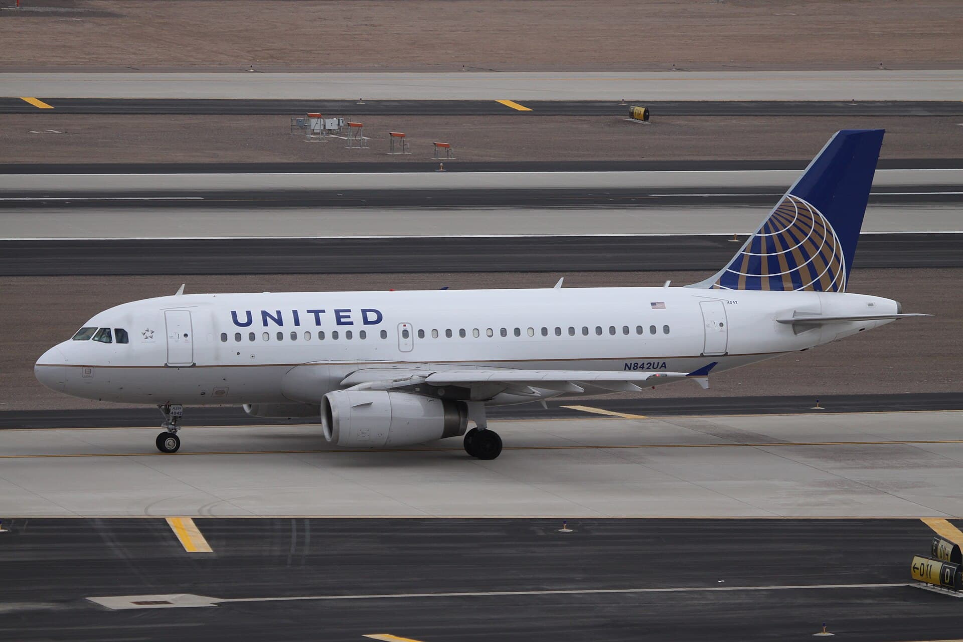 N842UA - Airbus