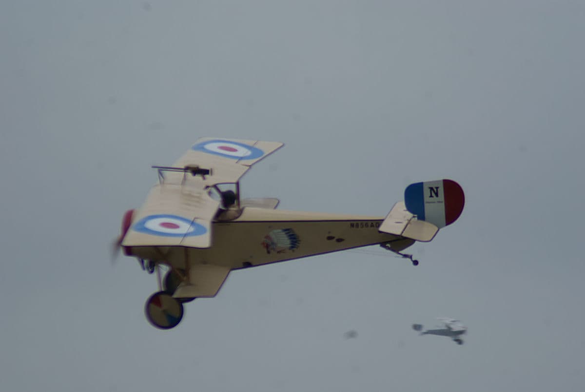 - Single-engine aircraft