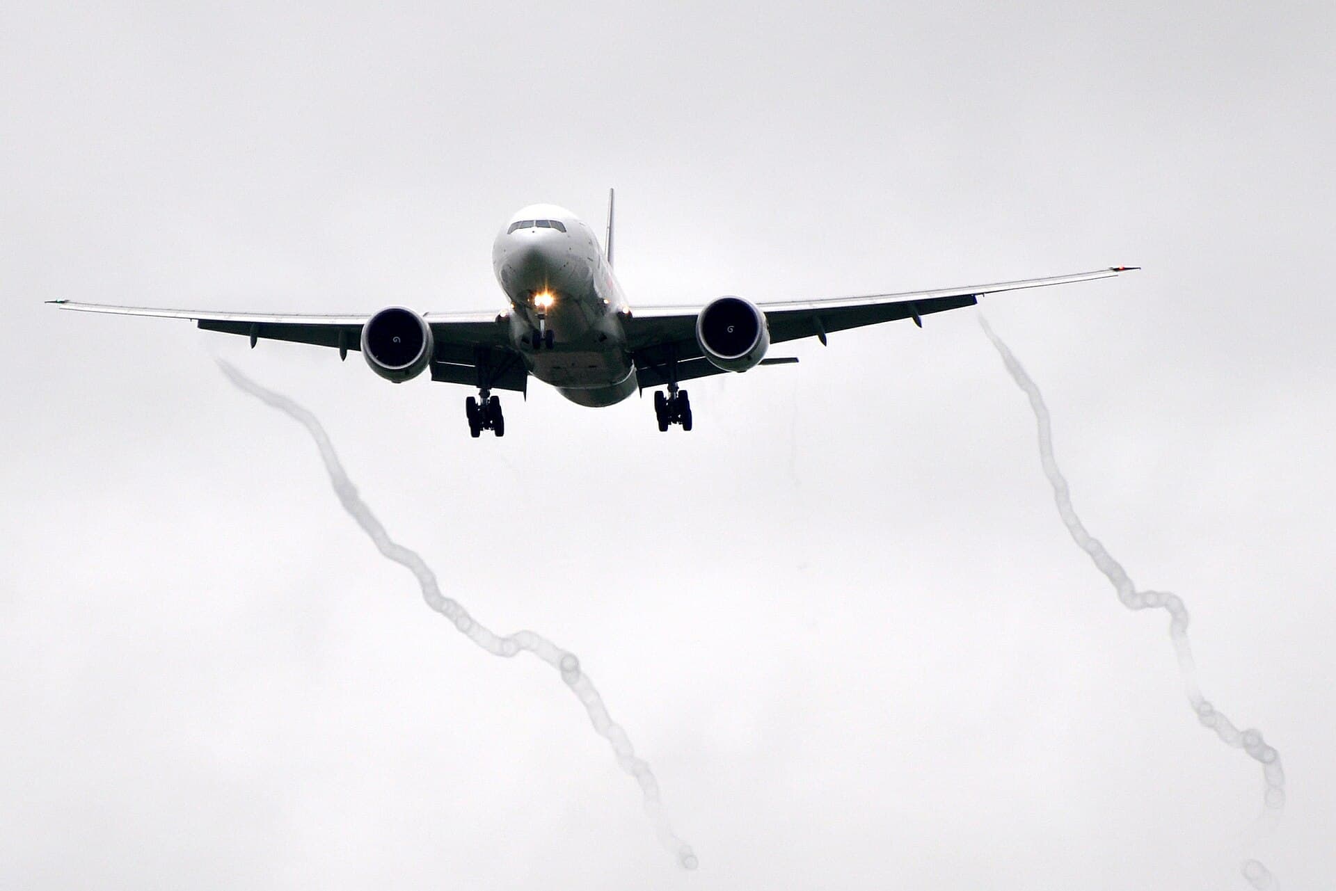 N858FD - Twin-engine aircraft