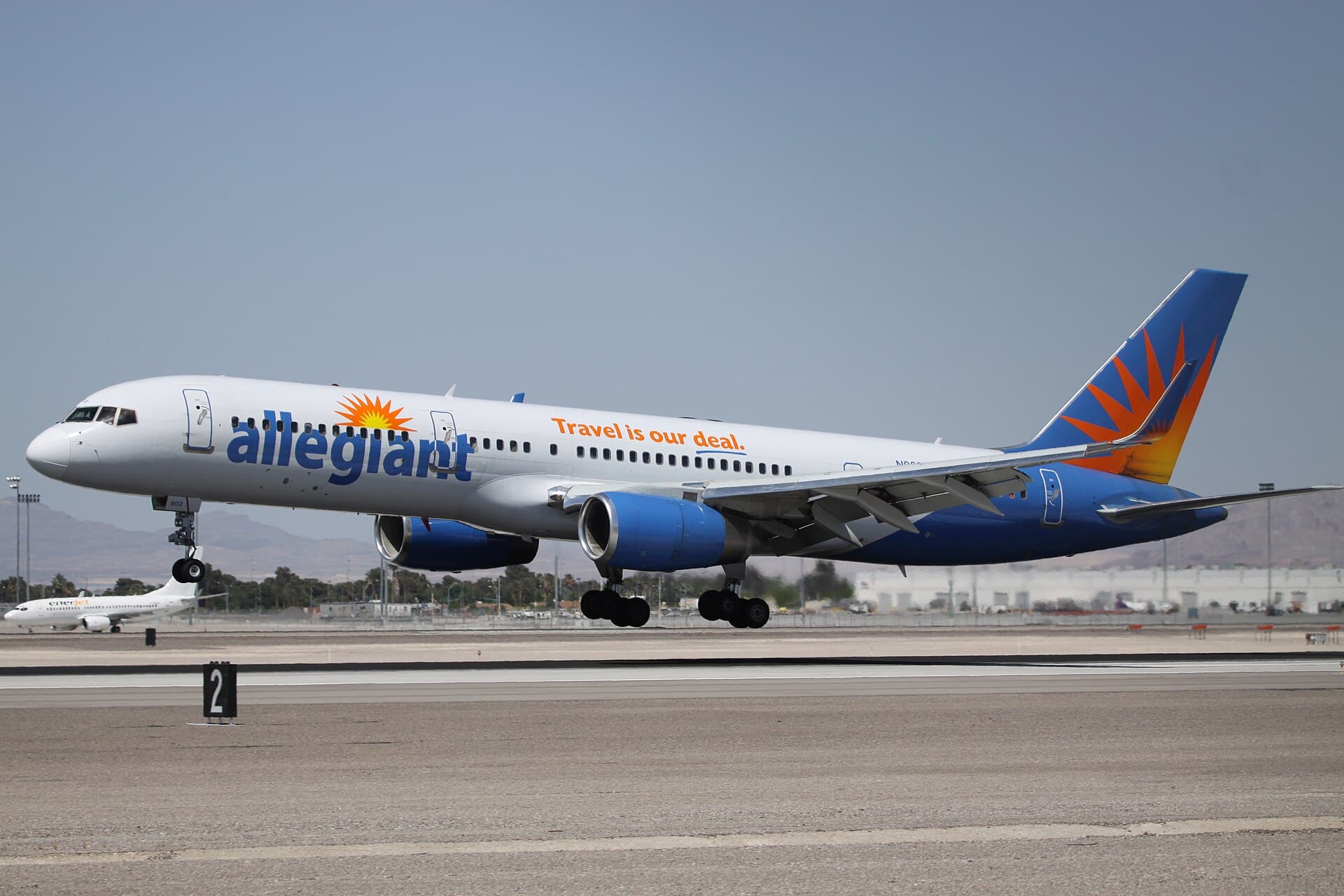 N902NV - Twin-engine aircraft