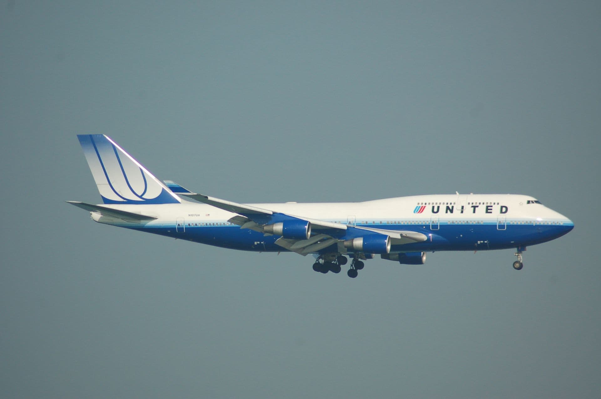 N107UA - Boeing