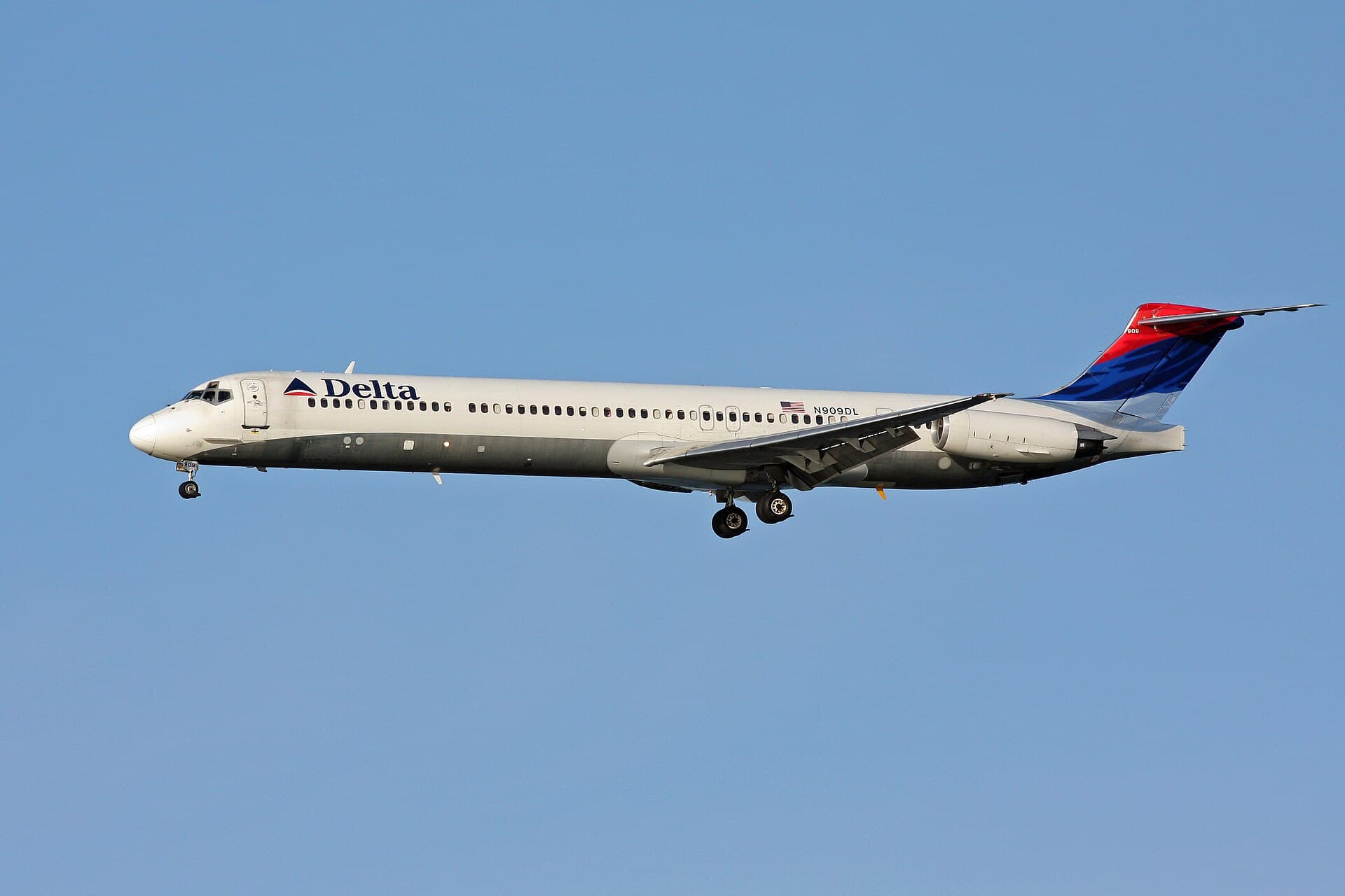 N909DL - Aircraft