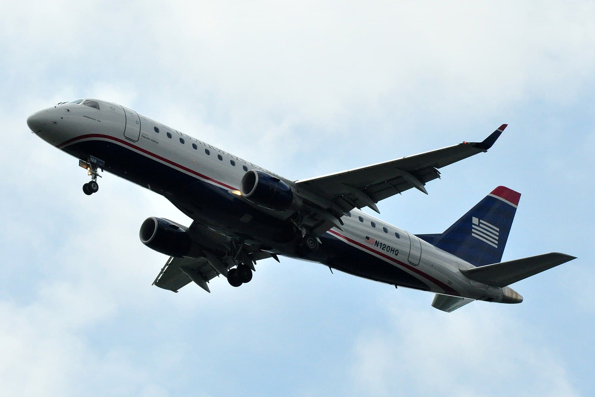 N120HQ - Embraer