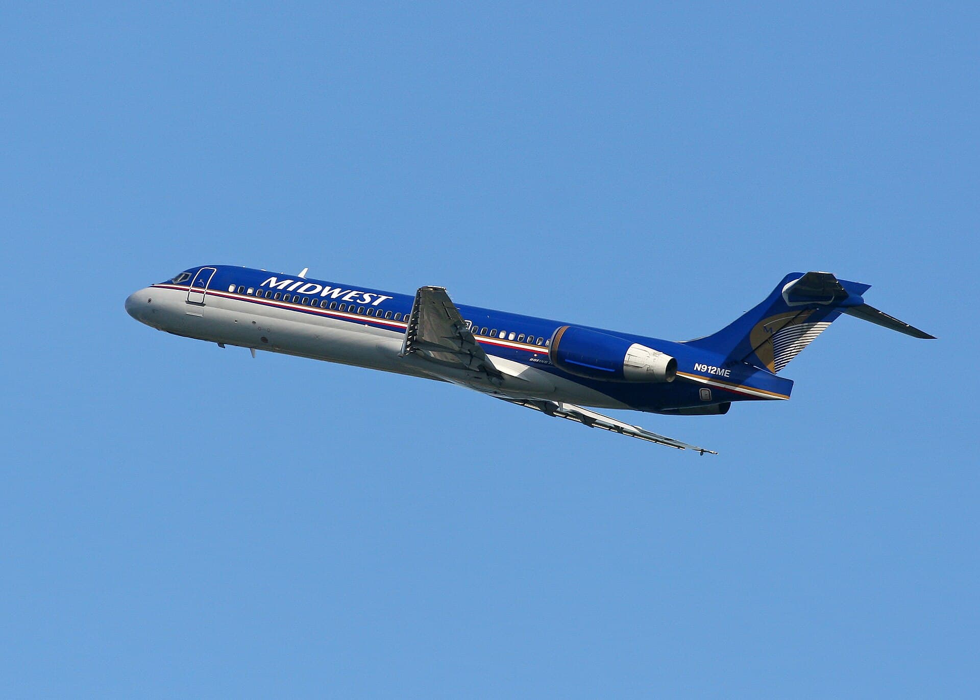 N912ME - Twin-engine aircraft