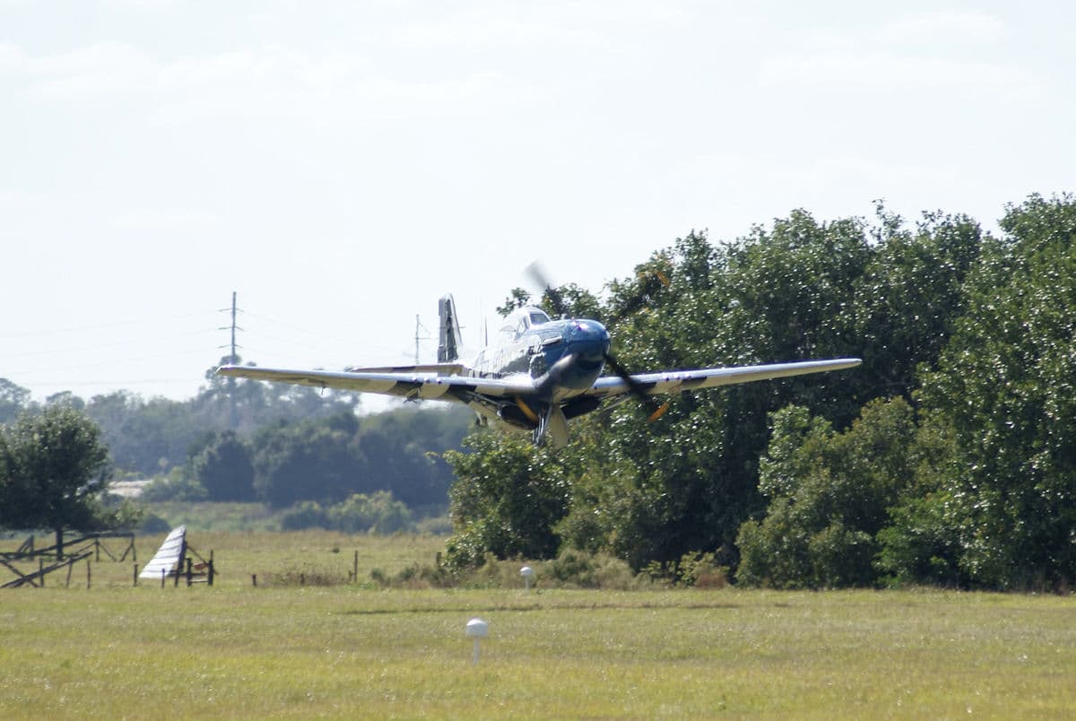 - Single-engine aircraft