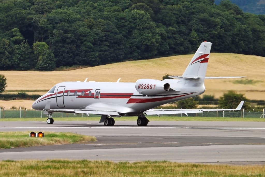 N928ST - Business jet