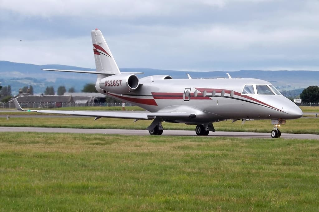 N928ST - Business jet