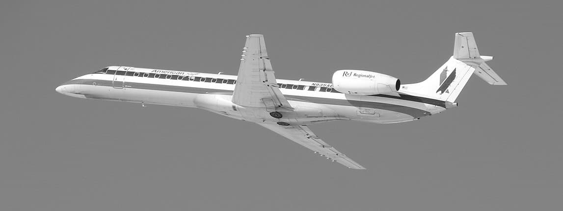 N935AE - Twin-engine aircraft