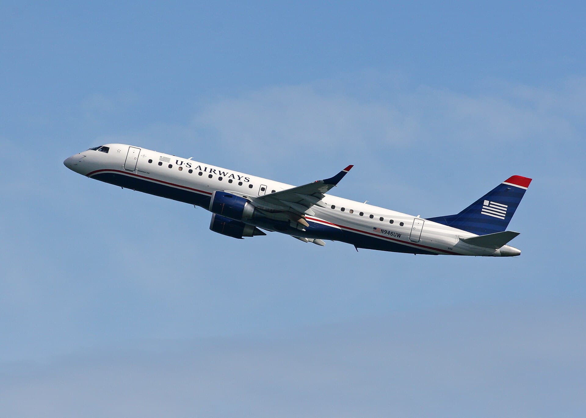 N946UW - Twin-engine aircraft