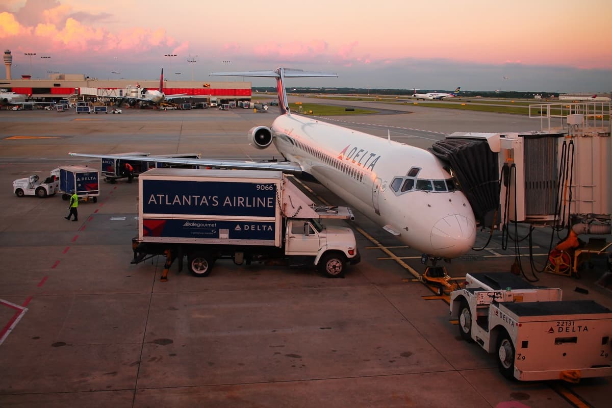 N962DL - Douglas
