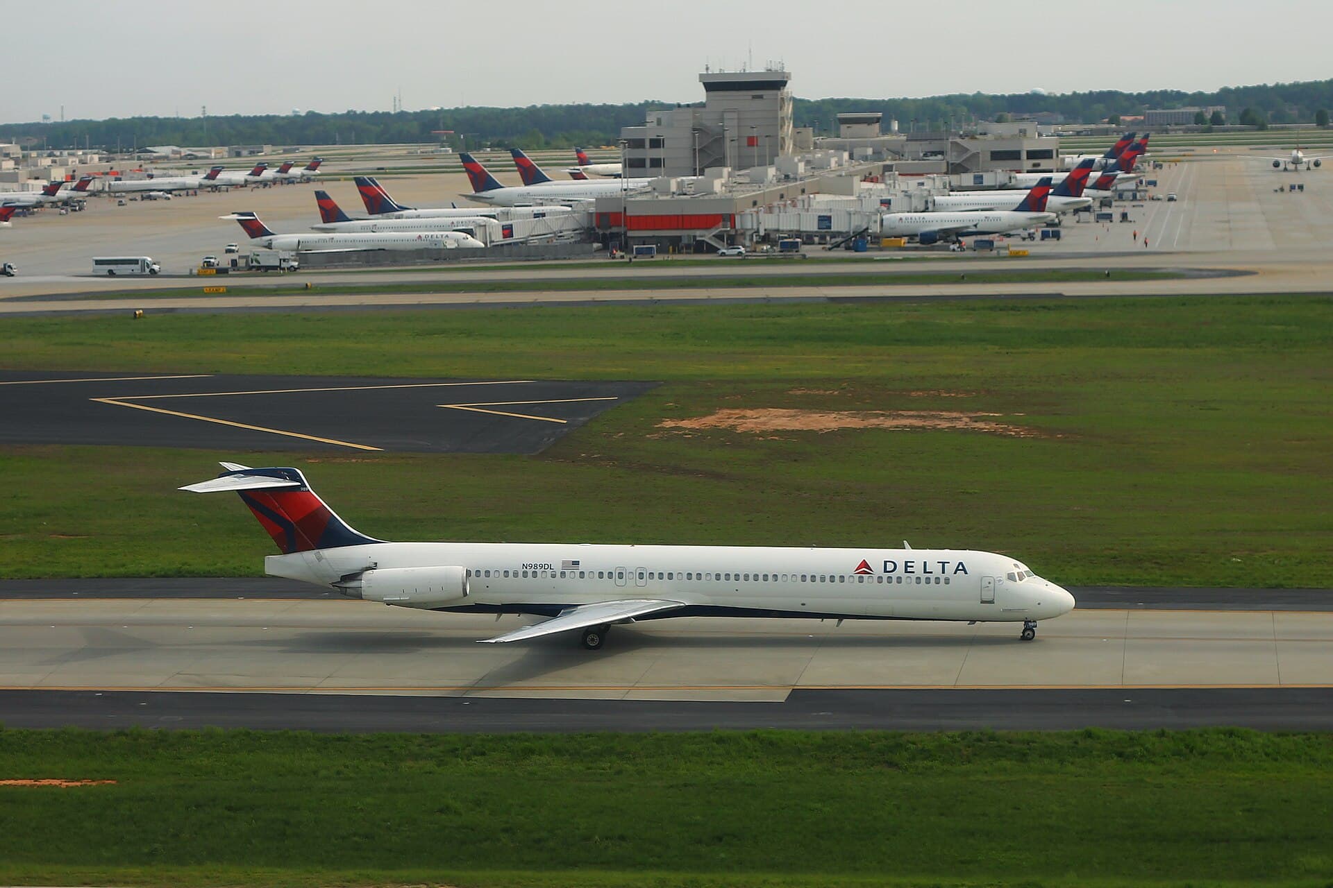 N989DL - Aircraft