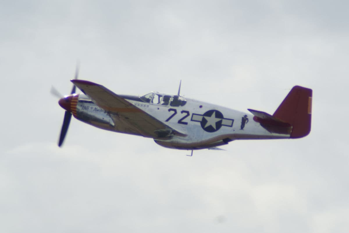 - Single-engine aircraft