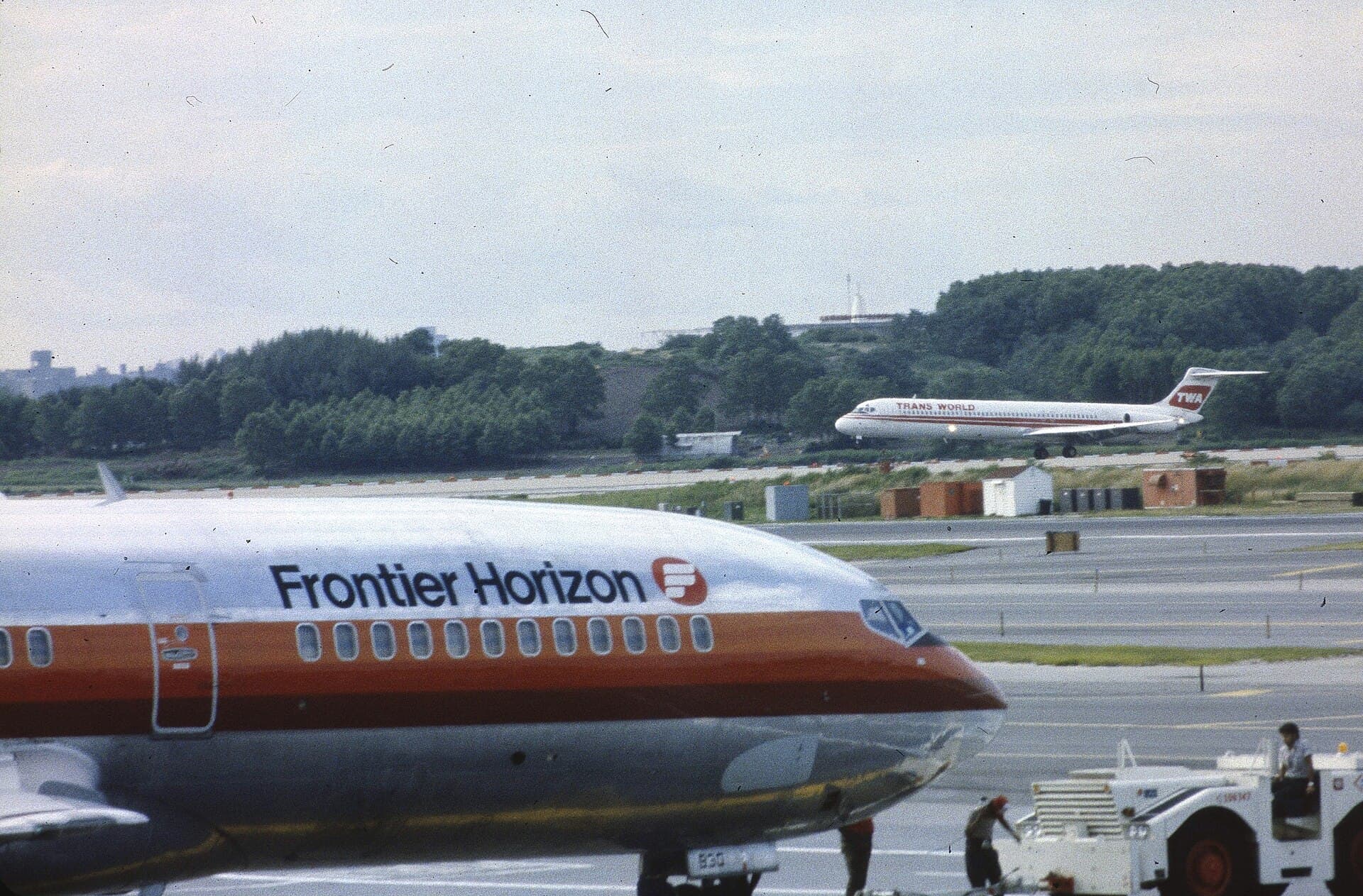 N1930 - Aircraft