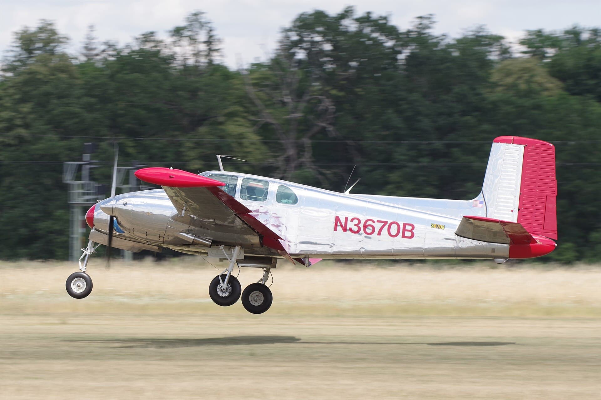 N3670B - Single-engine aircraft