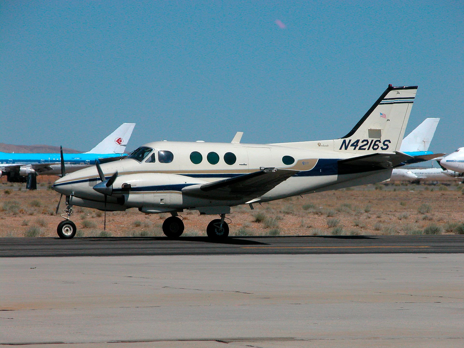 N4216S - Beechcraft