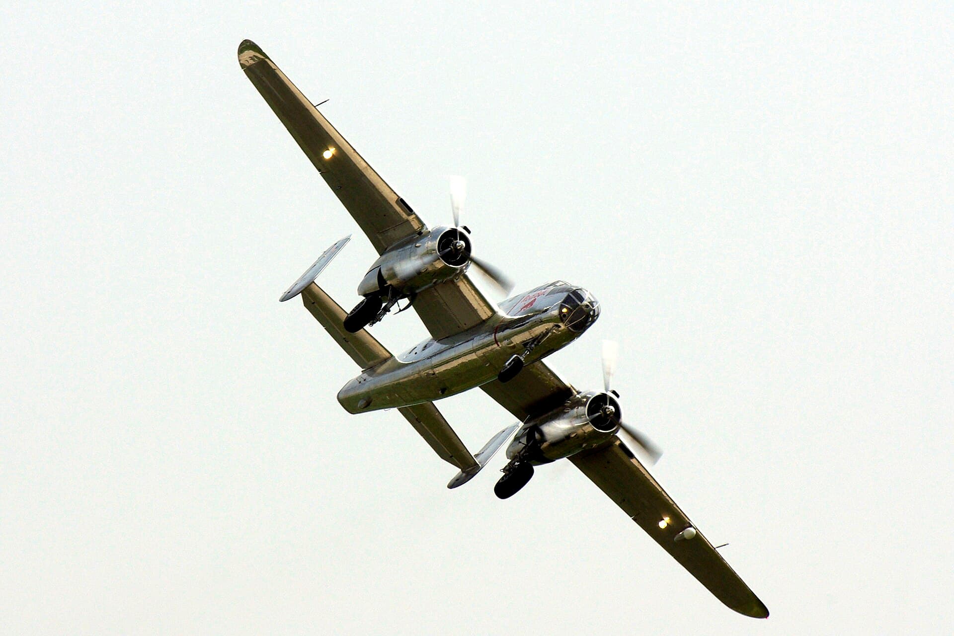 N6123C - Twin-engine aircraft