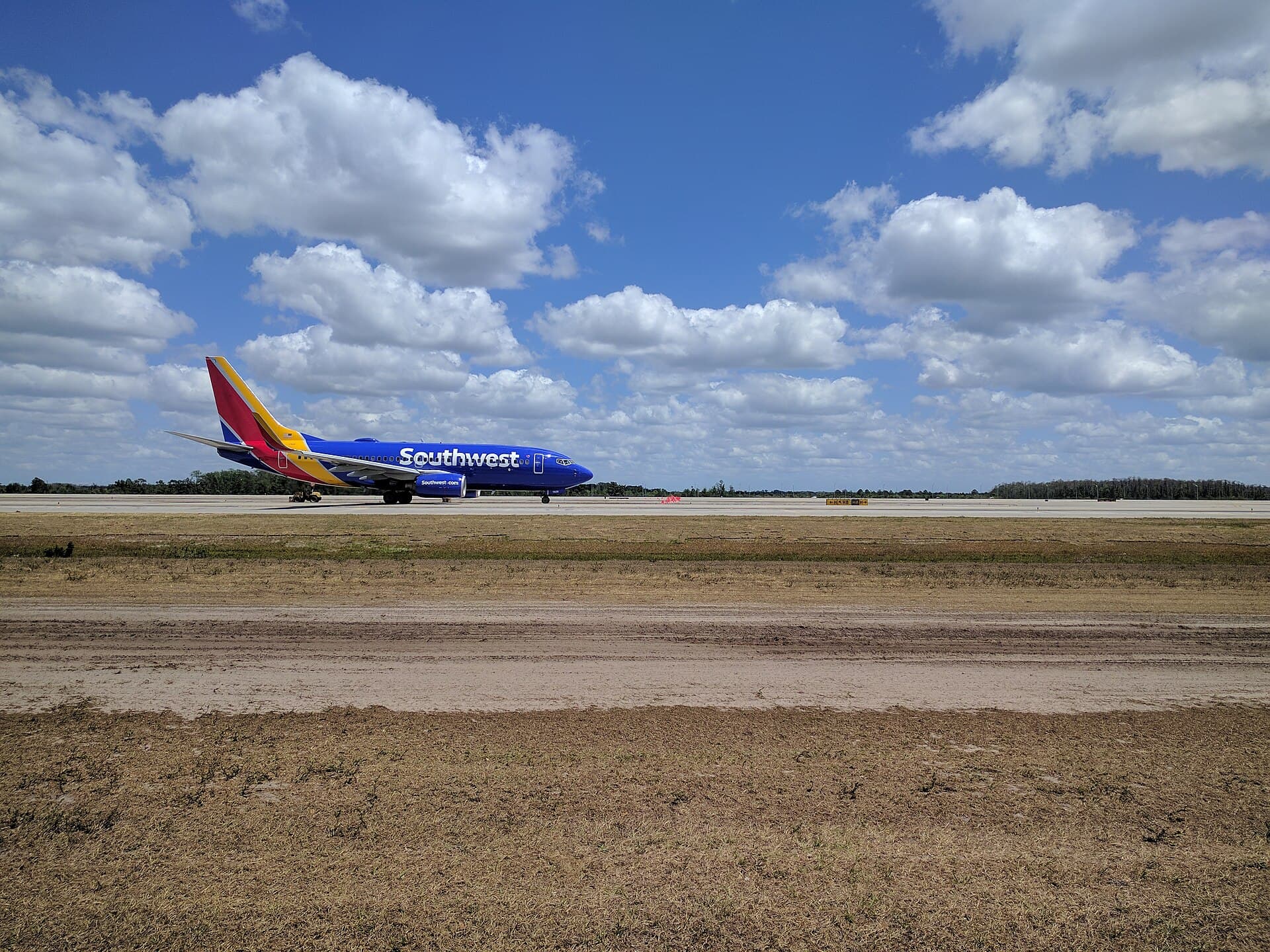 N7836A - Twin-engine aircraft