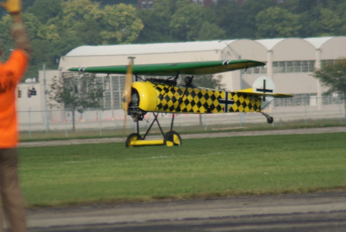 - Single-engine aircraft
