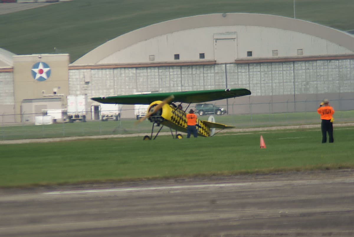 - Single-engine aircraft