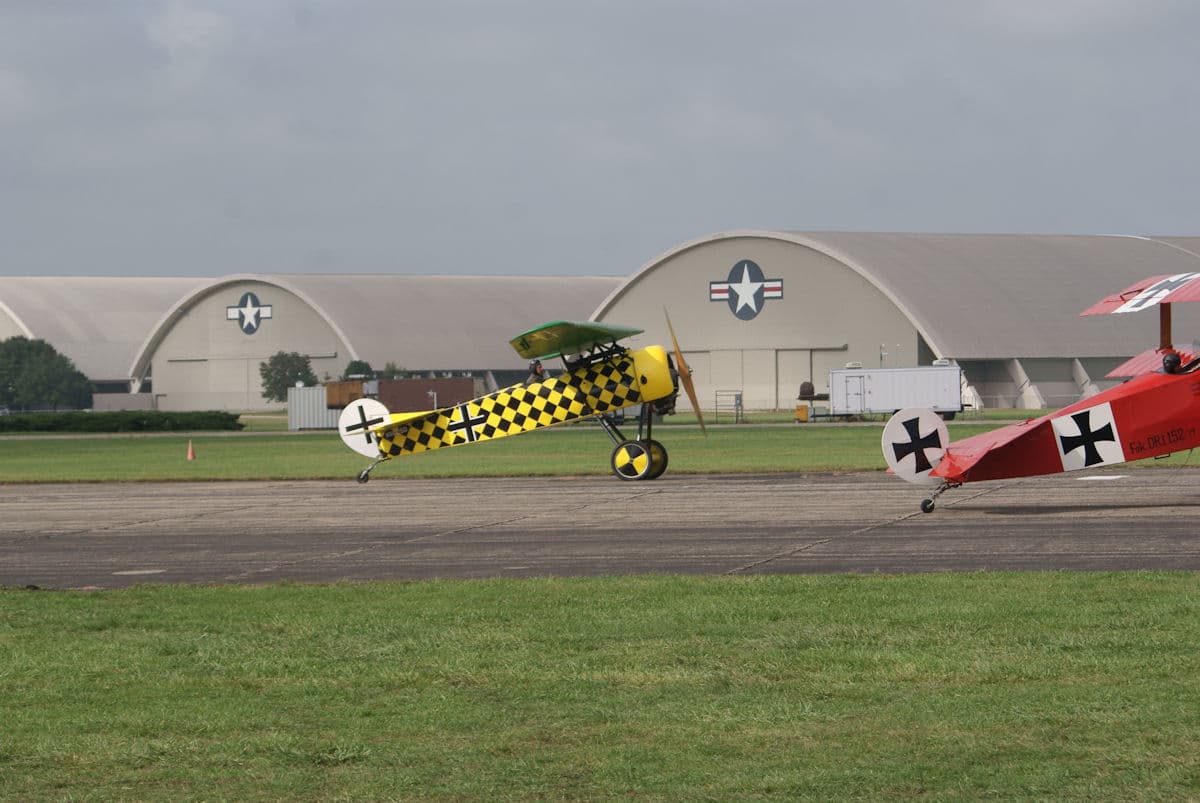 - Single-engine aircraft