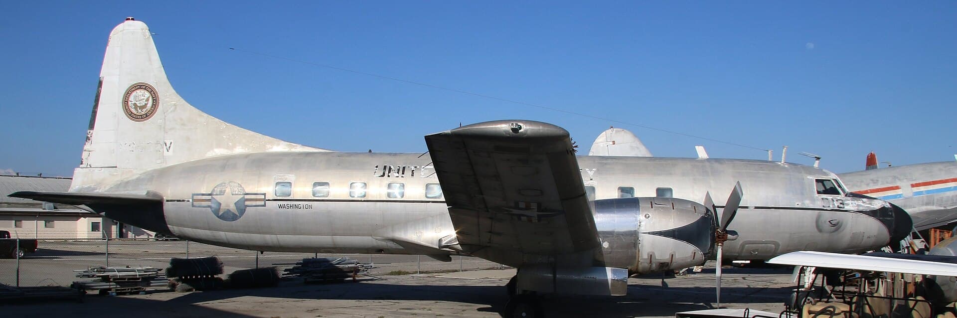 N9030V - Twin-engine aircraft