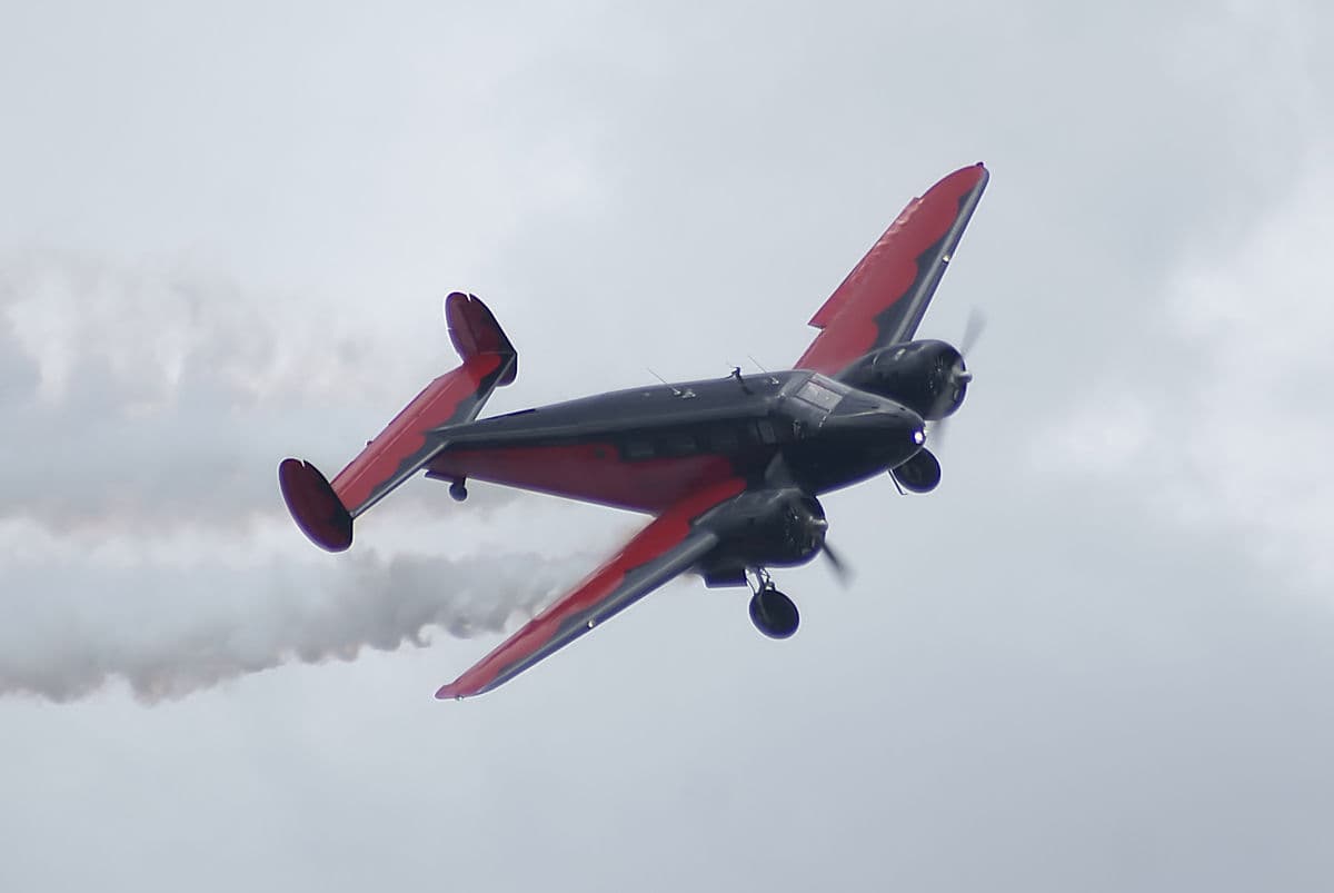 N9109R - Twin-engine aircraft