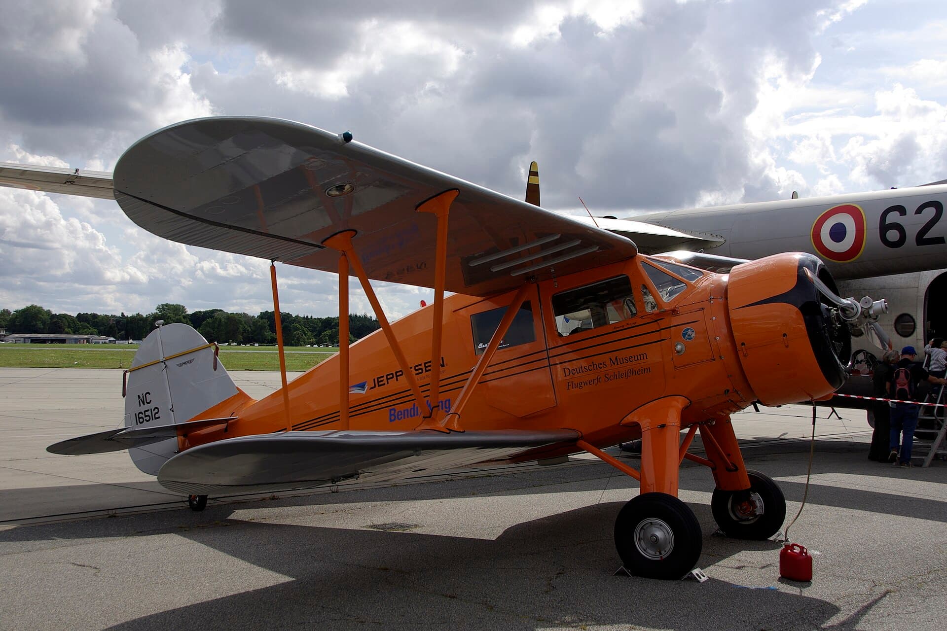- Single-engine aircraft