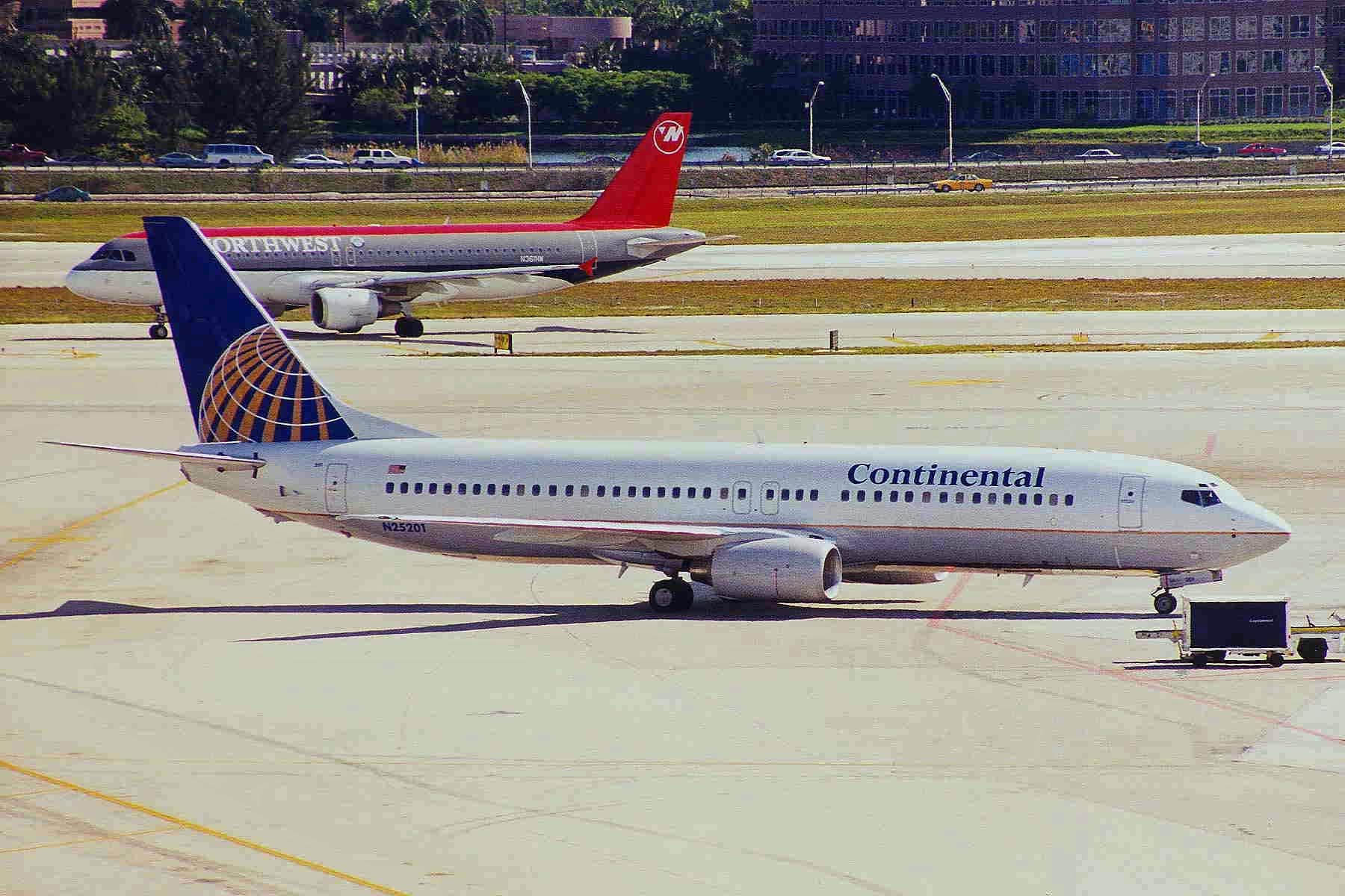 N25201 - Boeing